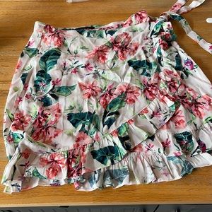 NWT Hawaiian skirt